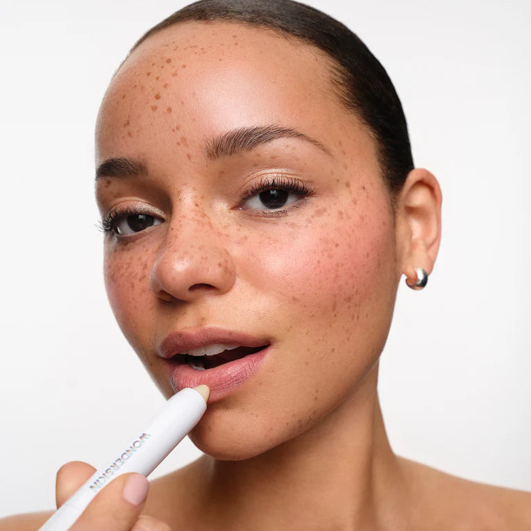 WONDER BLADING 3-in-1 Lip Scrub