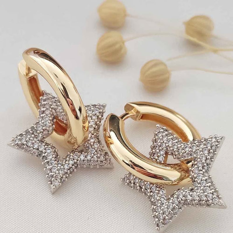 ATELIER MIU Boucles d'oreilles étoiles - Laiton plaqué or & zircons