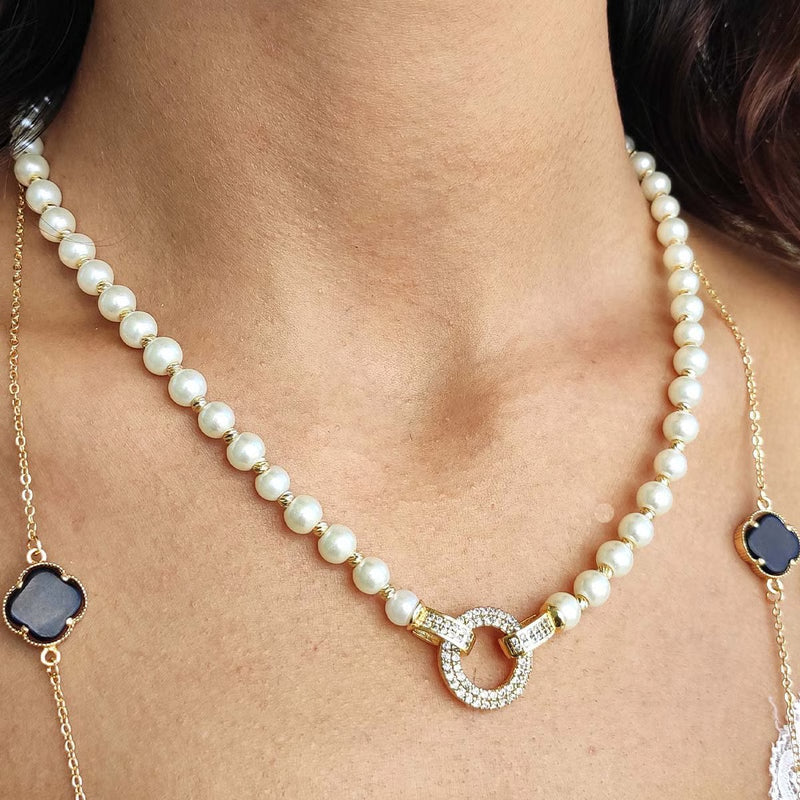 ATELIER MIU Collier de perles - Laiton plaqué or & zircons