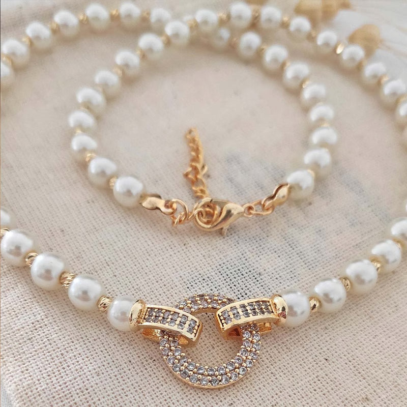 ATELIER MIU Collier de perles - Laiton plaqué or & zircons