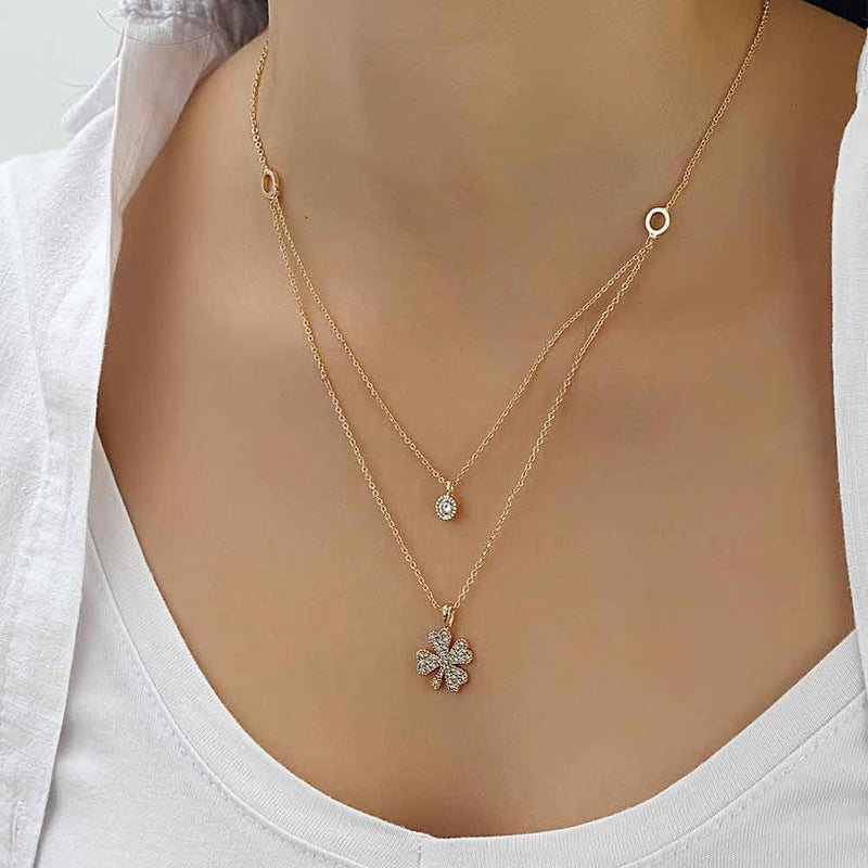 ATELIER MIU Collier trèfle - Laiton plaqué or & zircons